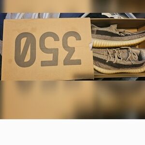 Yeezy Boost 350 V2 Sneakers Sz. 10.5 Mens